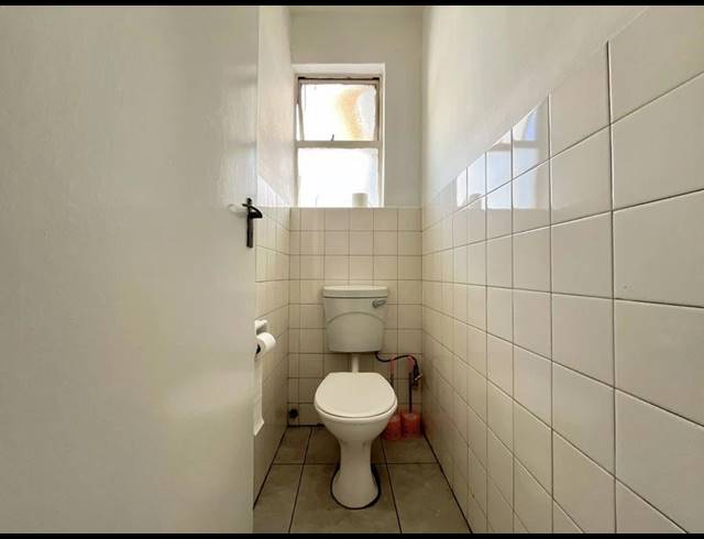 2 BEDROOM APARTMENT FOR SALE IN FLORIDA LAKE